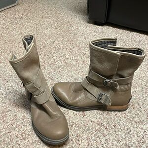 Sorel leather flap top boots